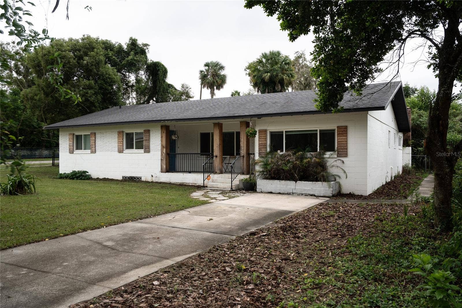 1004 N CAMPHOR LANE, Deland, FL 32720 1004 N CAMPHOR LANE, Deland, FL 32720