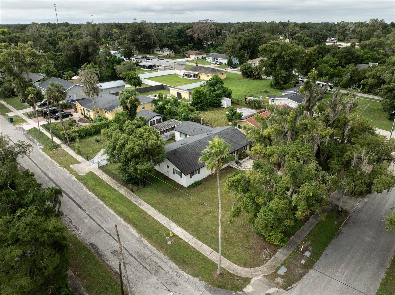 1004 N CAMPHOR LANE, Deland, FL 32720 Corner Lot