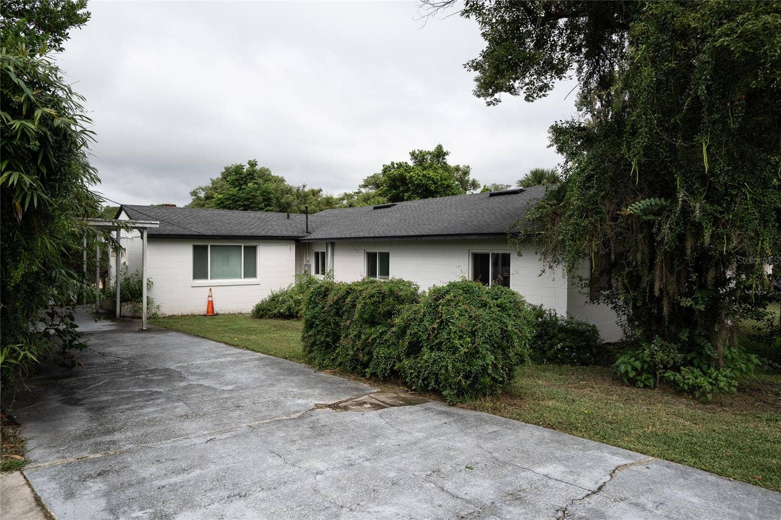 1004 N CAMPHOR LANE, Deland, FL 32720 1004 N CAMPHOR LANE, Deland, FL 32720