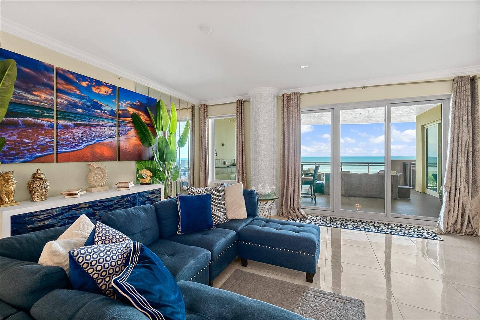 1925 S ATLANTIC AVENUE, #306, Daytona Beach Shores, FL 32118 Spacious living room