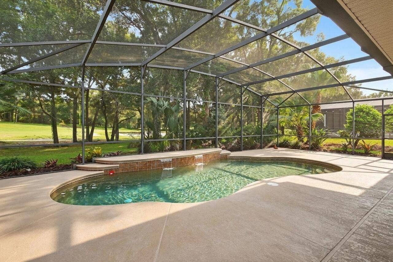 502 VICTORIA HILLS DRIVE, Deland, FL 32724 Screened in pool