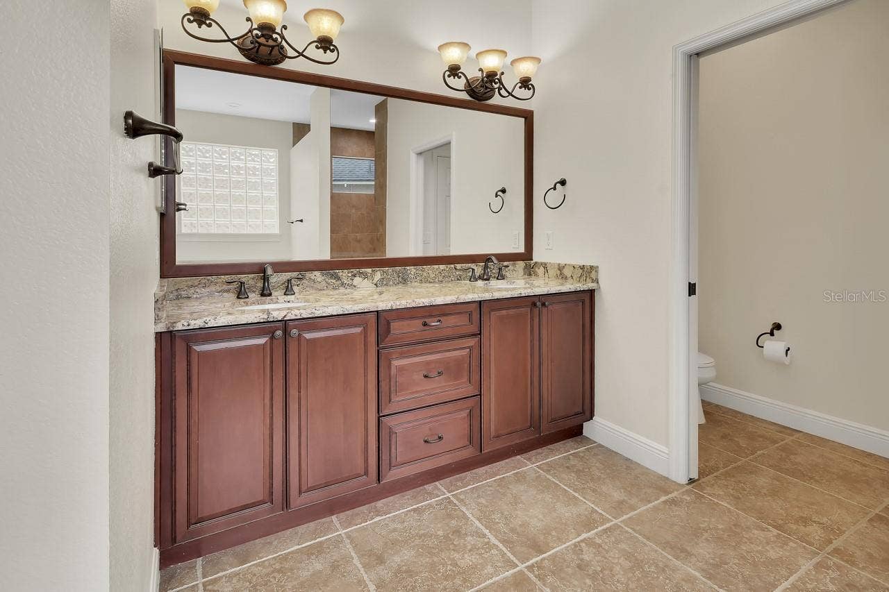 502 VICTORIA HILLS DRIVE, Deland, FL 32724 Primary bathroom