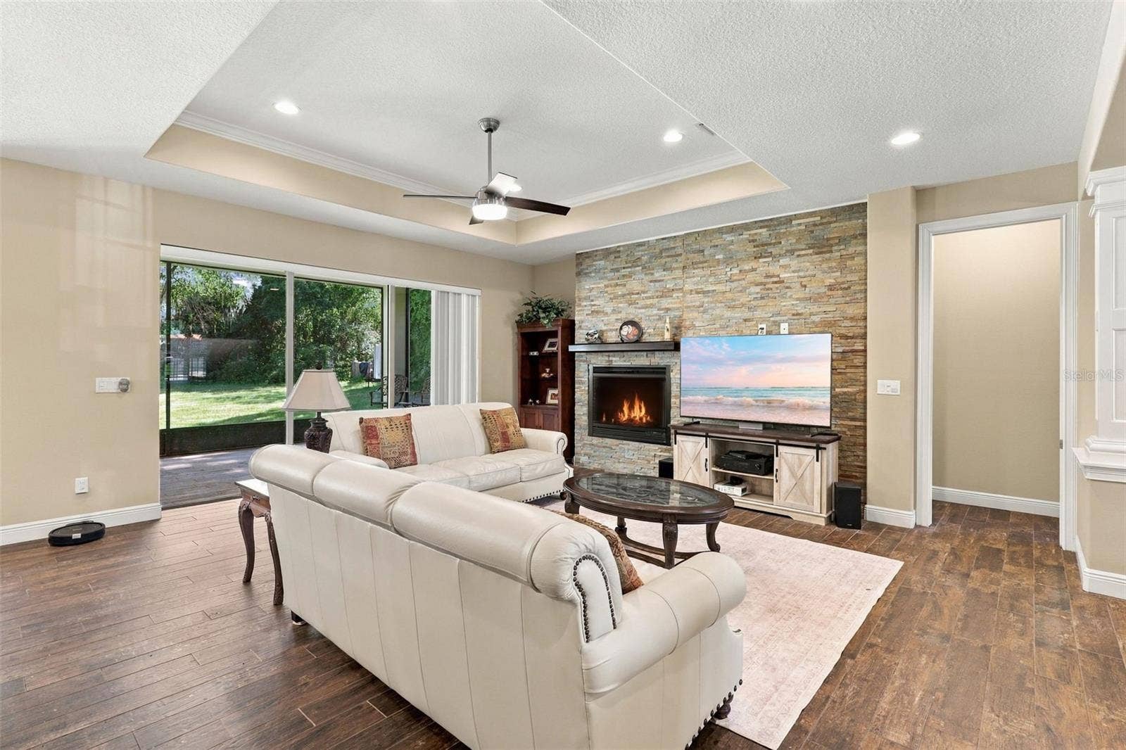 1806 GLENWOOD OAKS LANE, Deland, FL 32720 LIVING ROOM