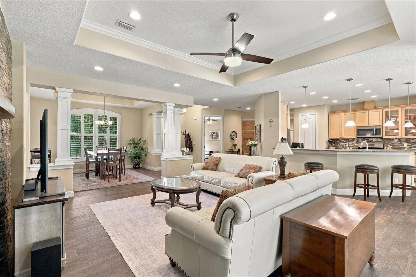 1806 GLENWOOD OAKS LANE, Deland, FL 32720 LIVING ROOM