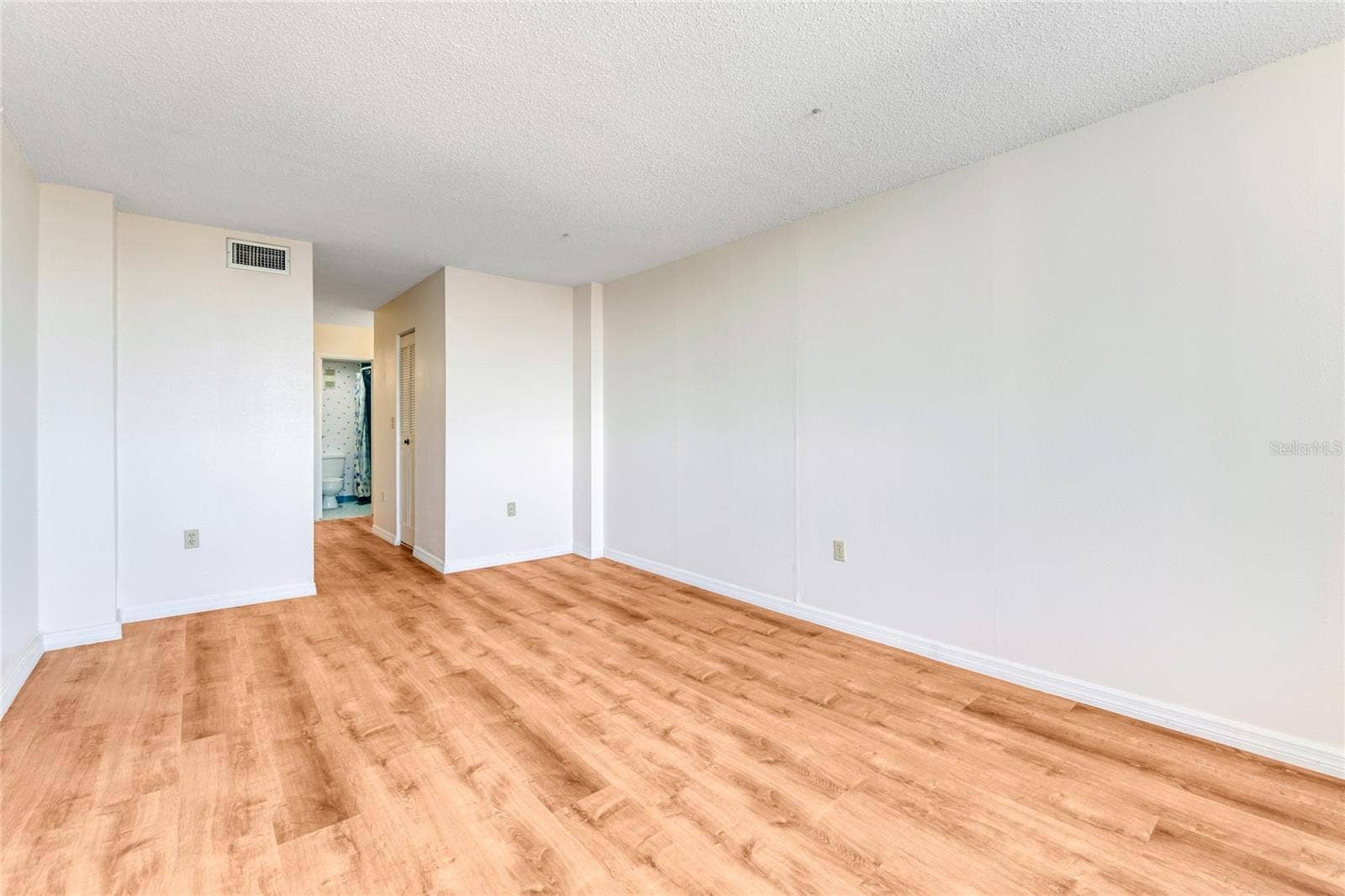 935 N HALIFAX AVENUE, #705, Daytona Beach, FL 32118 935 N HALIFAX AVENUE, #705, Daytona Beach, FL 32118