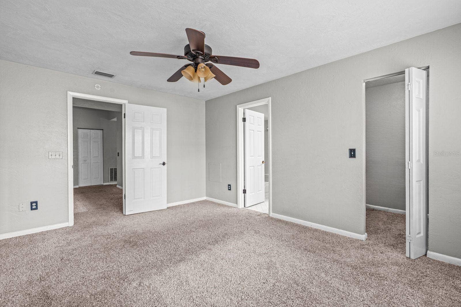 54 WHITE HALL DRIVE, Palm Coast, FL 32164