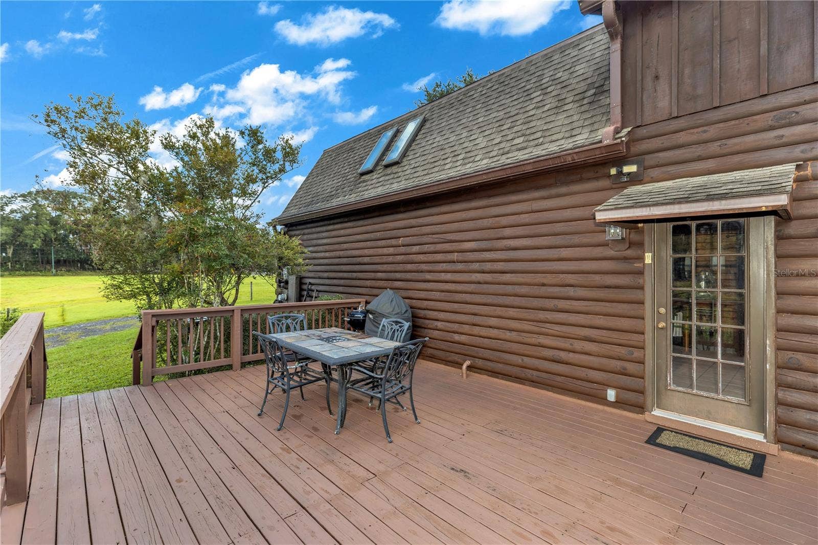 Rear Porch/Deck to Kitchen
