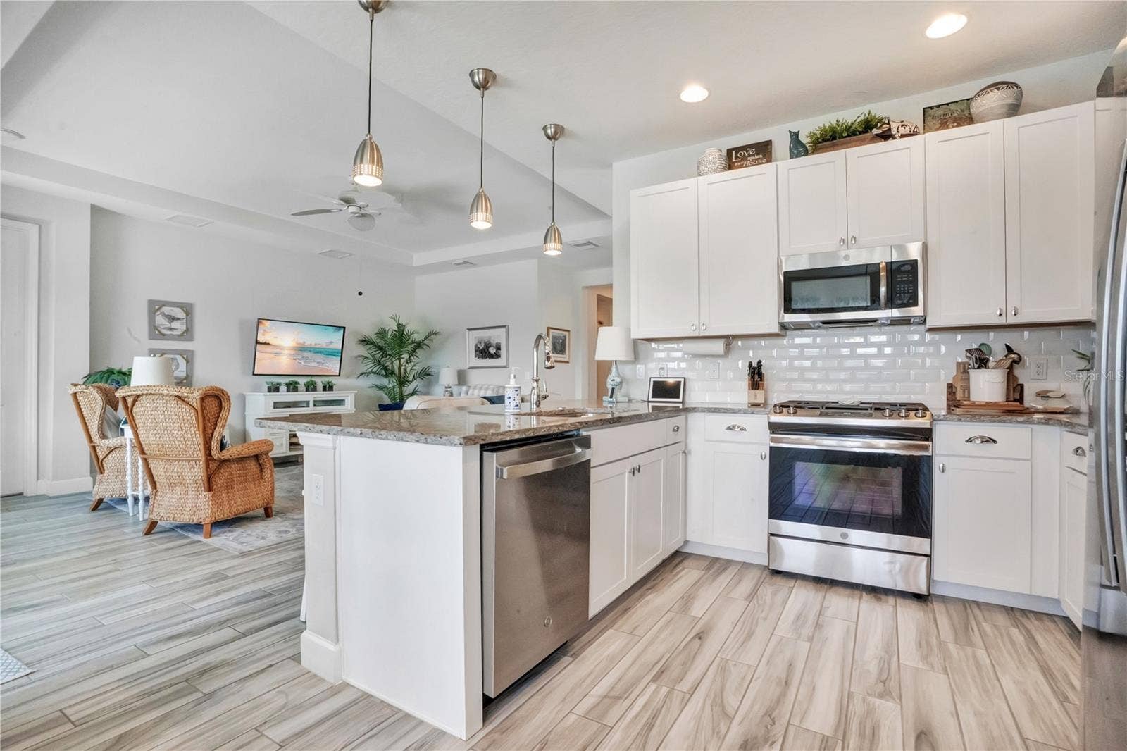 560 ADENMORE TERRACE, Deland, FL 32724 560 ADENMORE TERRACE, Deland, FL 32724