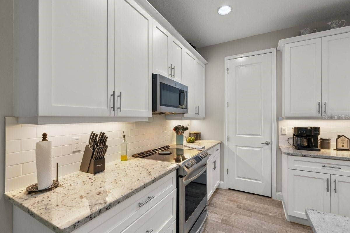 8 HAWK ROOST COURT, Ormond Beach, FL 32174 8 HAWK ROOST COURT, Ormond Beach, FL 32174