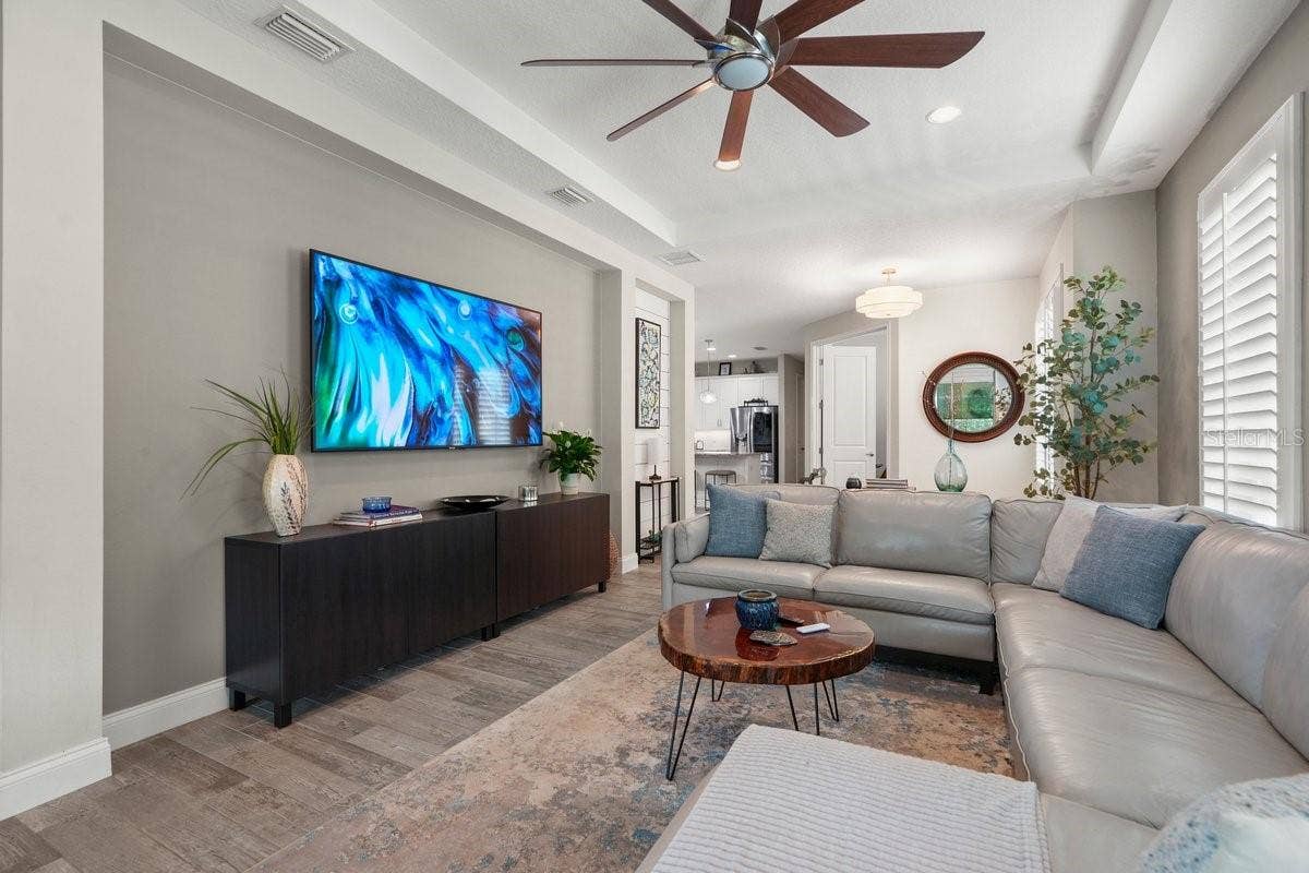 8 HAWK ROOST COURT, Ormond Beach, FL 32174 8 HAWK ROOST COURT, Ormond Beach, FL 32174