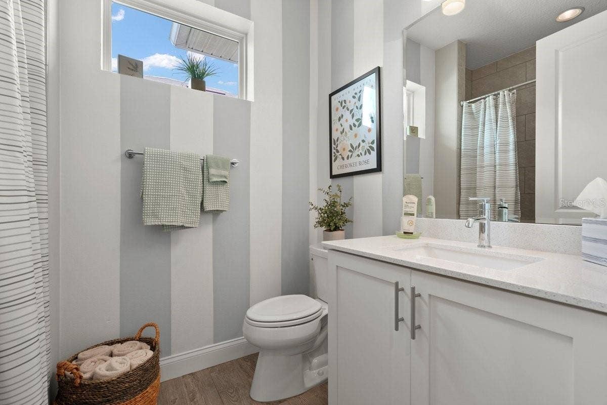 8 HAWK ROOST COURT, Ormond Beach, FL 32174 8 HAWK ROOST COURT, Ormond Beach, FL 32174
