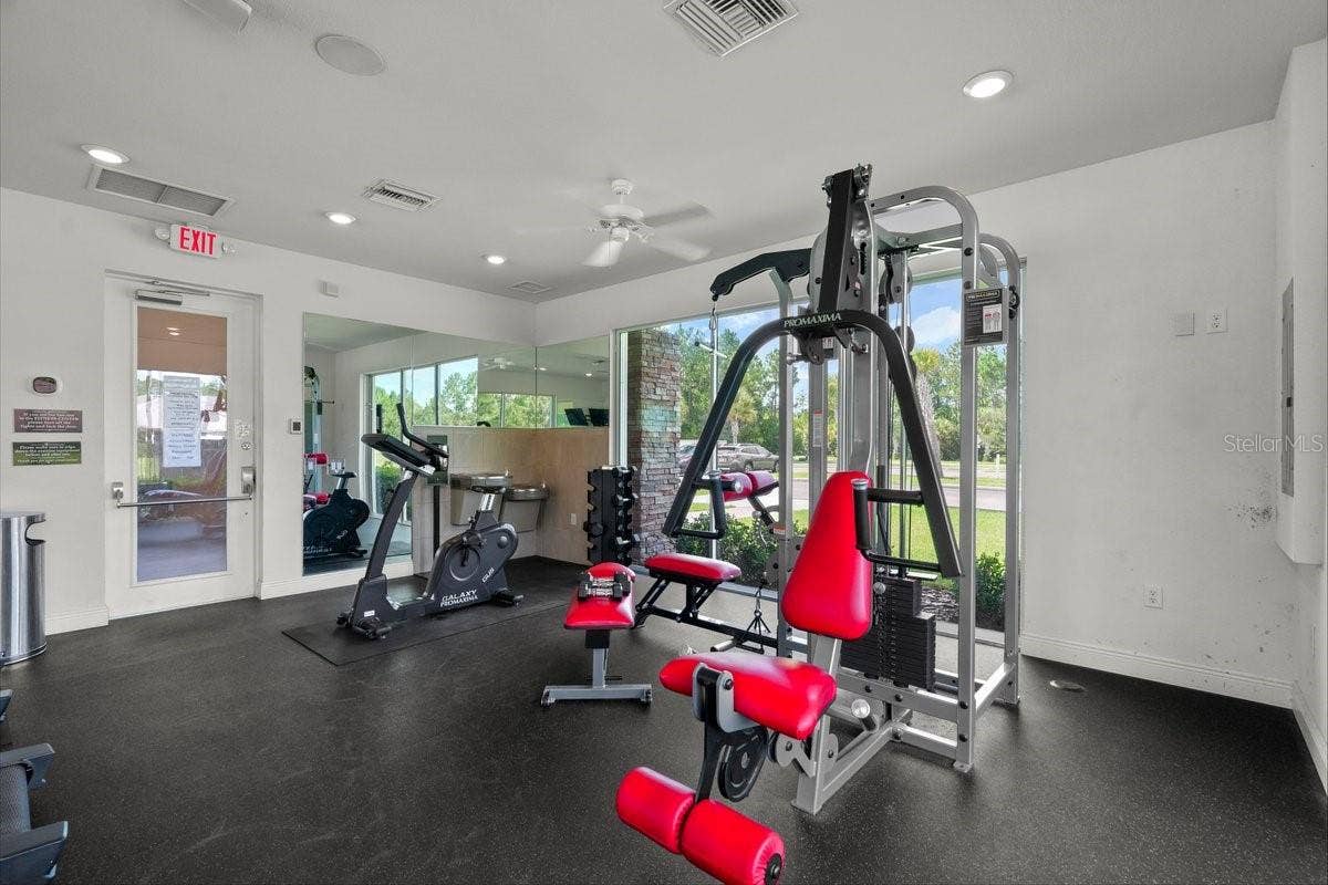 8 HAWK ROOST COURT, Ormond Beach, FL 32174 8 HAWK ROOST COURT, Ormond Beach, FL 32174