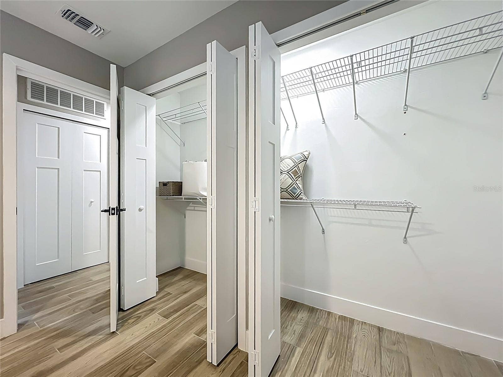 236: Queen Sized Bedroom Closet