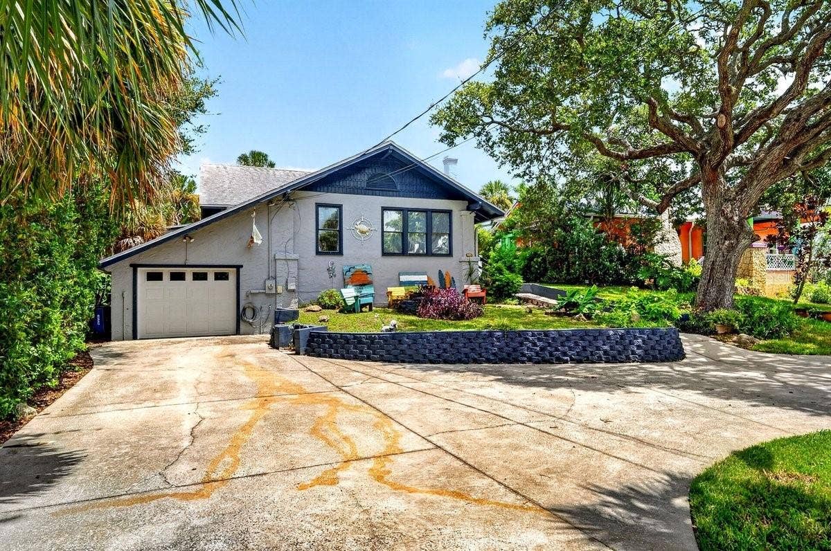 928 N OLEANDER AVENUE, Daytona Beach, FL 32118 928 N OLEANDER AVENUE, Daytona Beach, FL 32118