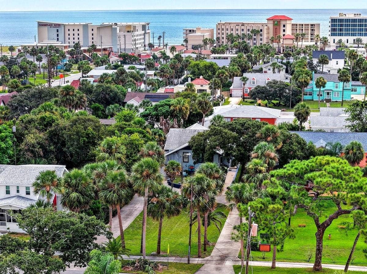 928 N OLEANDER AVENUE, Daytona Beach, FL 32118 928 N OLEANDER AVENUE, Daytona Beach, FL 32118