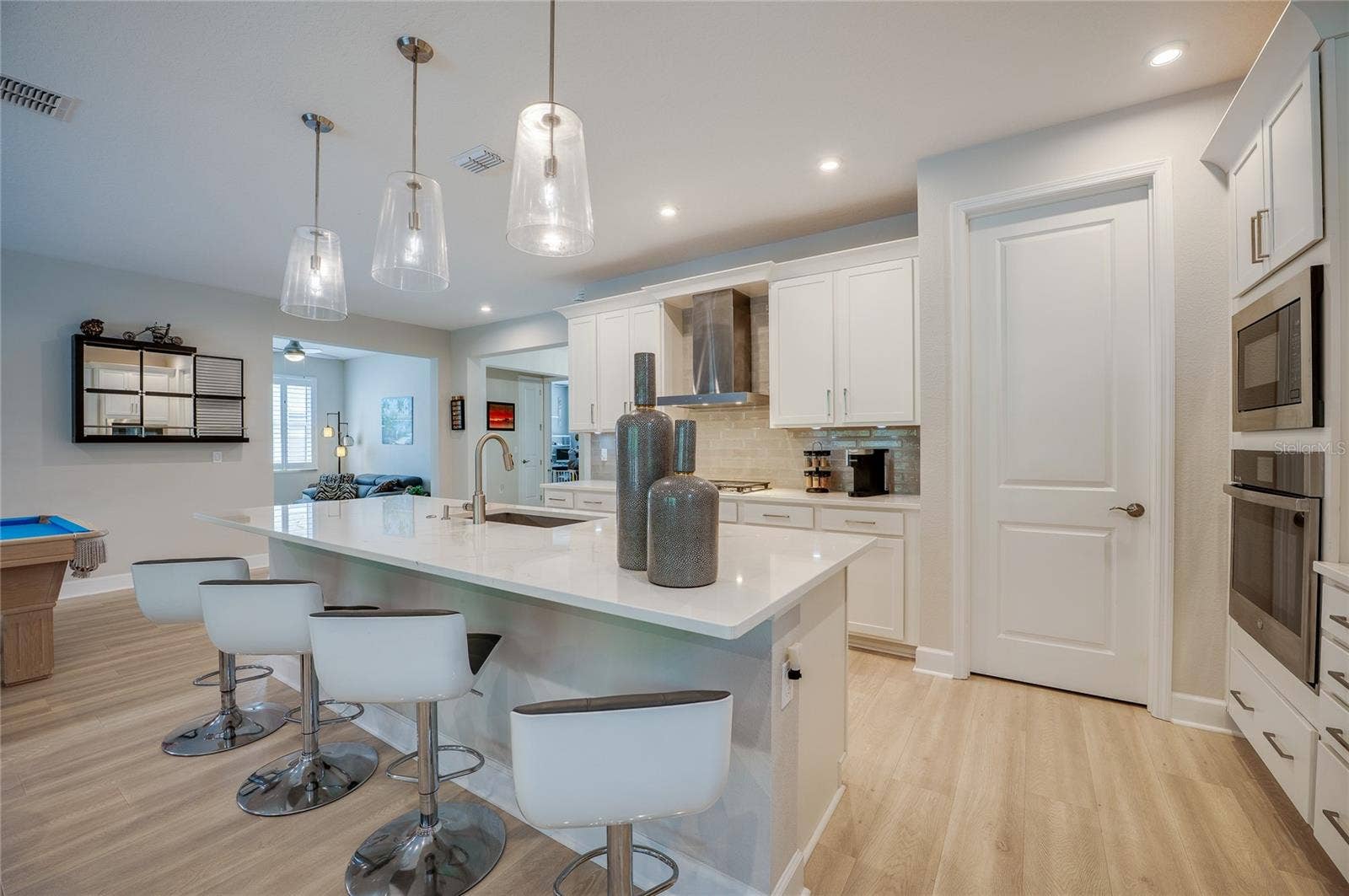 1254 VENICE COURT, Deland, FL 32724 Island with breakfast bar