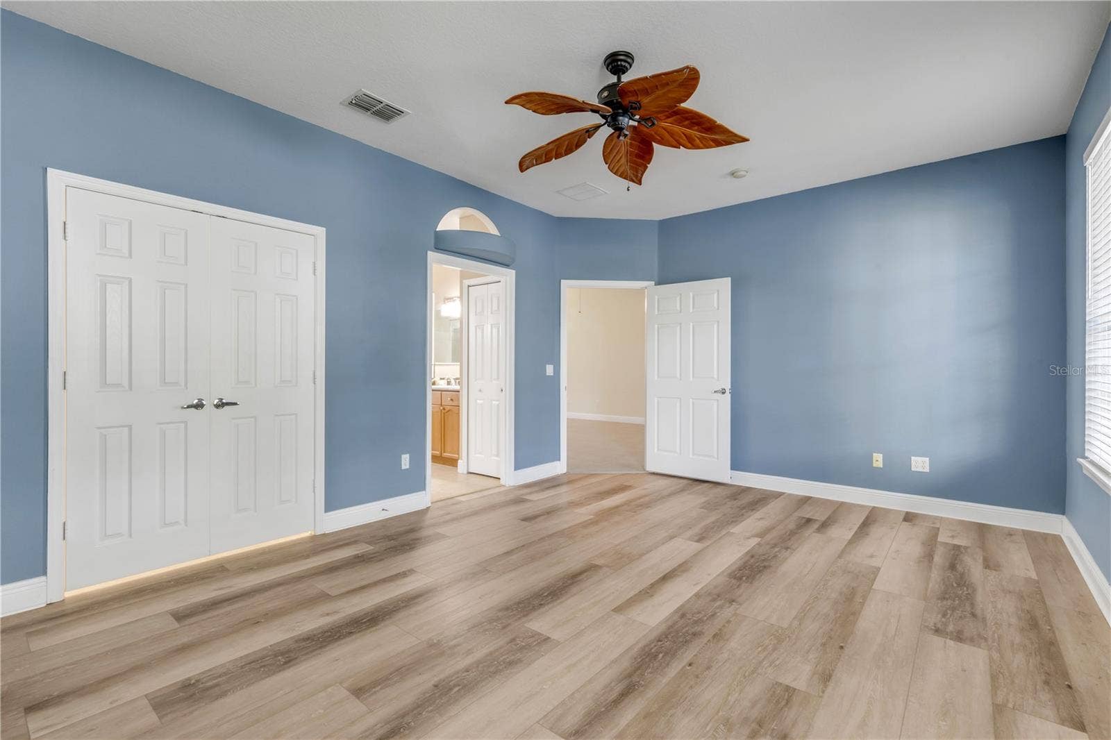 128 BAUER CIRCLE, Daytona Beach, FL 32124