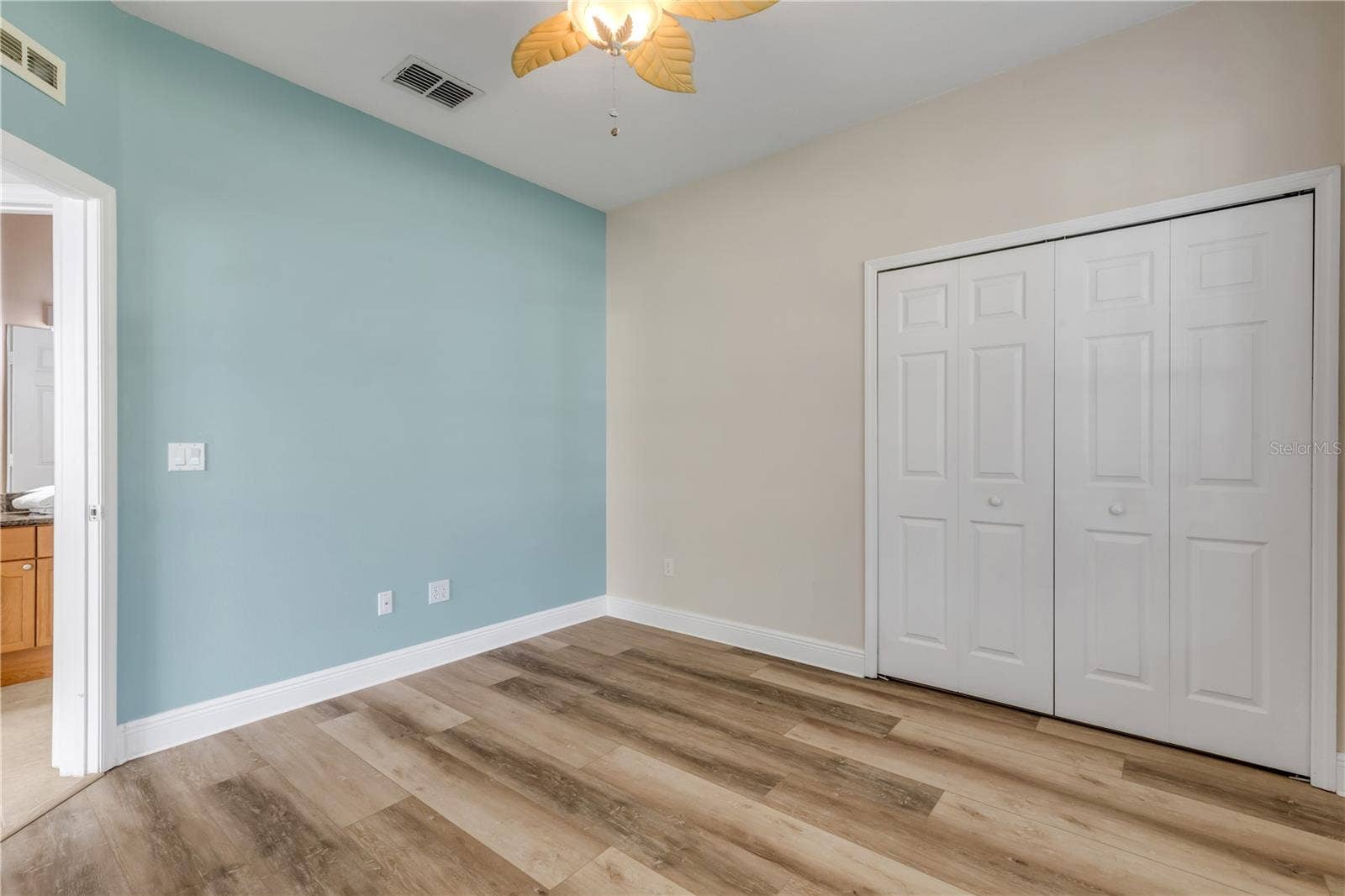 128 BAUER CIRCLE, Daytona Beach, FL 32124
