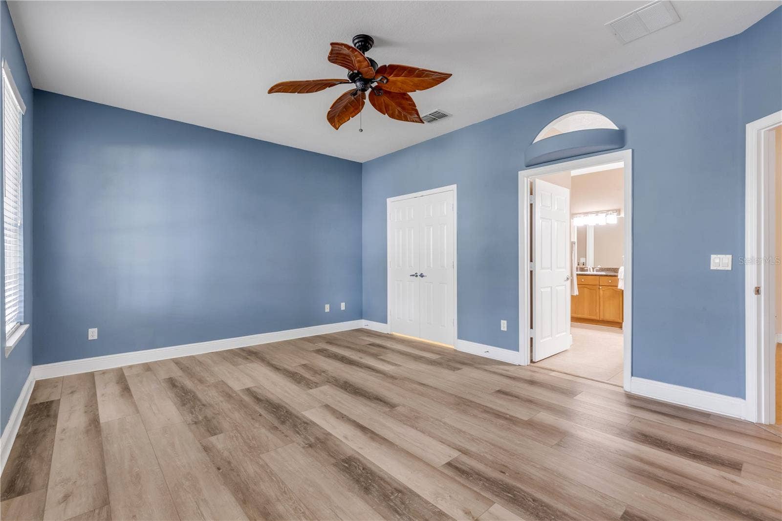 128 BAUER CIRCLE, Daytona Beach, FL 32124
