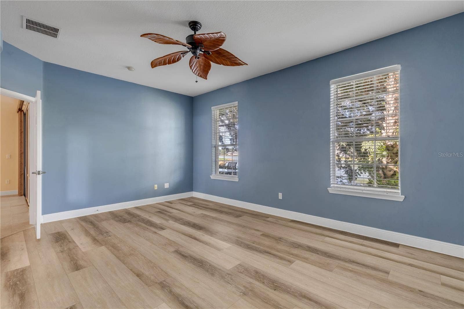 128 BAUER CIRCLE, Daytona Beach, FL 32124