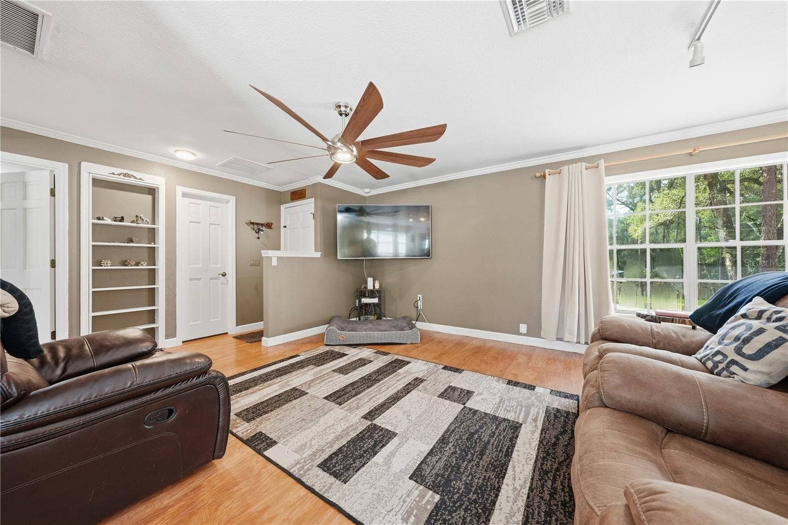 769 TORCHWOOD DRIVE, Deland, FL 32724 LIVING ROOM