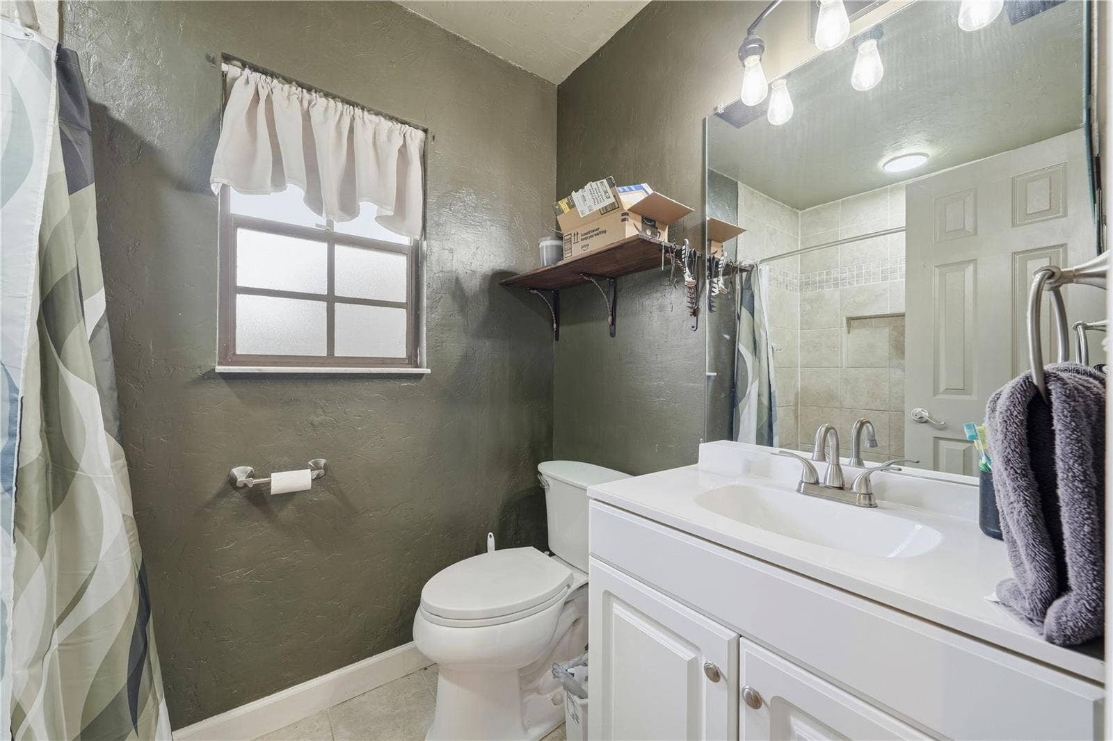 769 TORCHWOOD DRIVE, Deland, FL 32724 PRIMARY BATHROOM