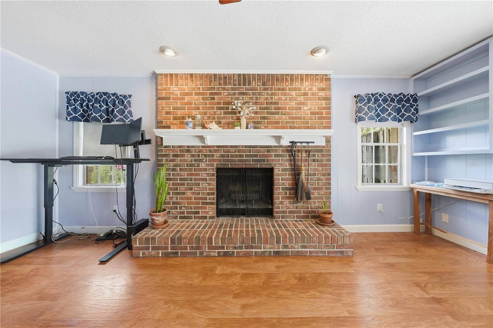 769 TORCHWOOD DRIVE, Deland, FL 32724 FIREPLACE