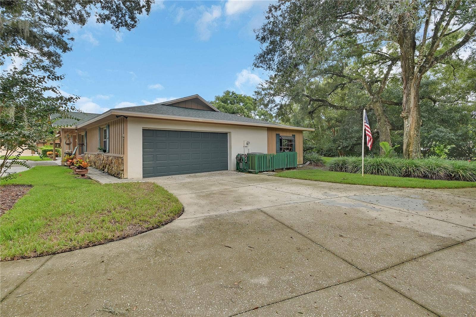 1027 VALLEY FORGE ROAD, Deland, FL 32720