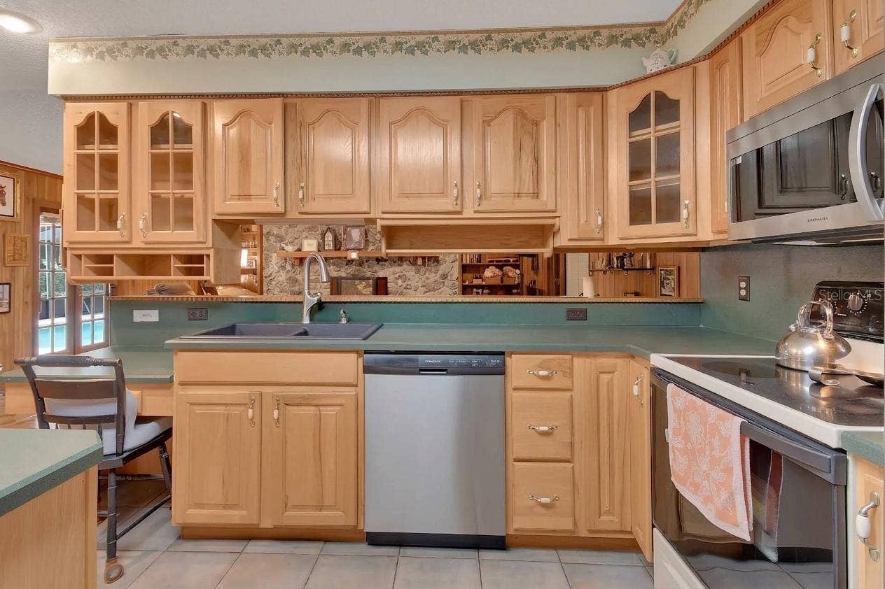 1027 VALLEY FORGE ROAD, Deland, FL 32720