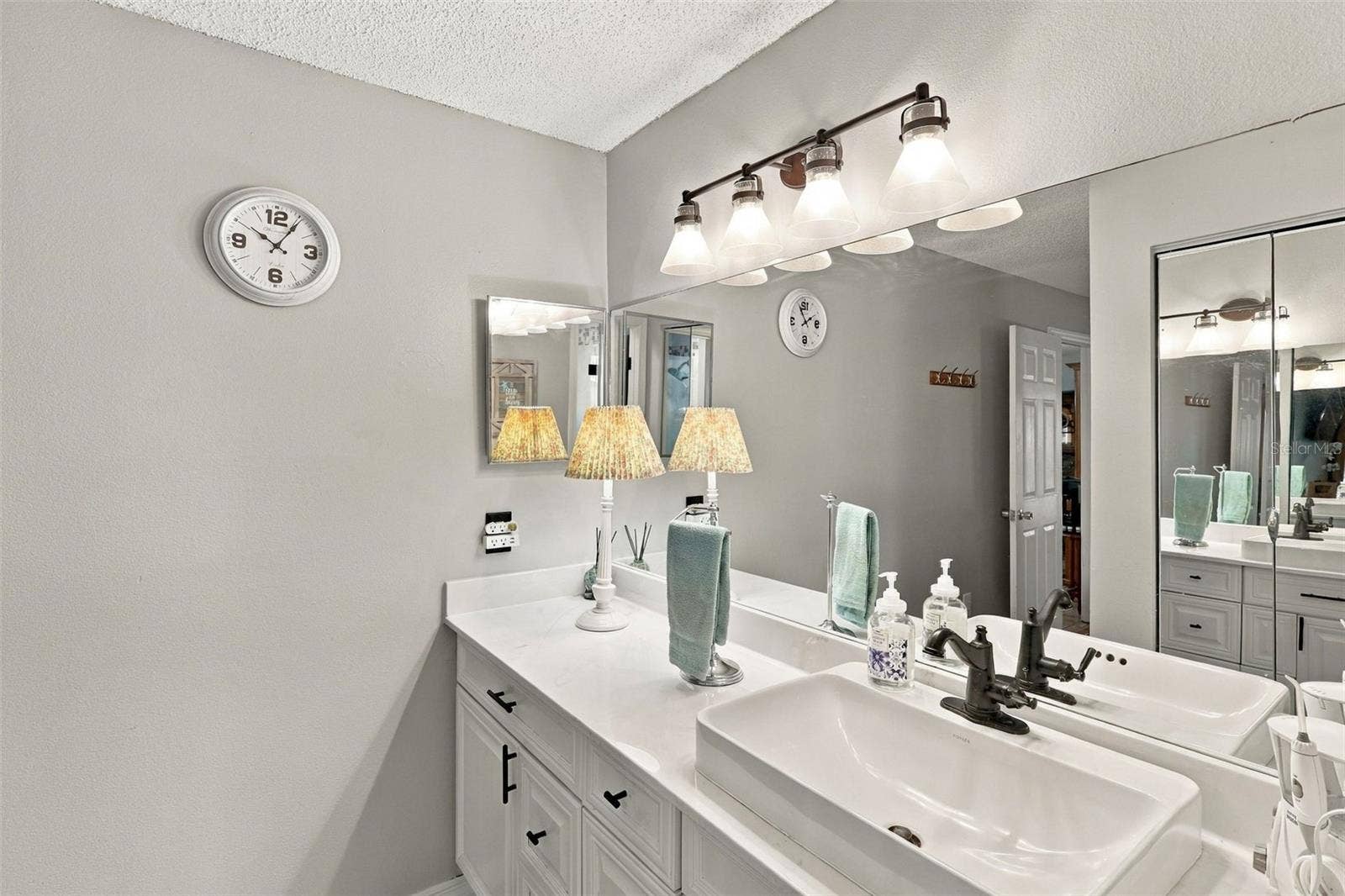 2188 8TH AVENUE, Deland, FL 32724 PRIMARY BATHROOM