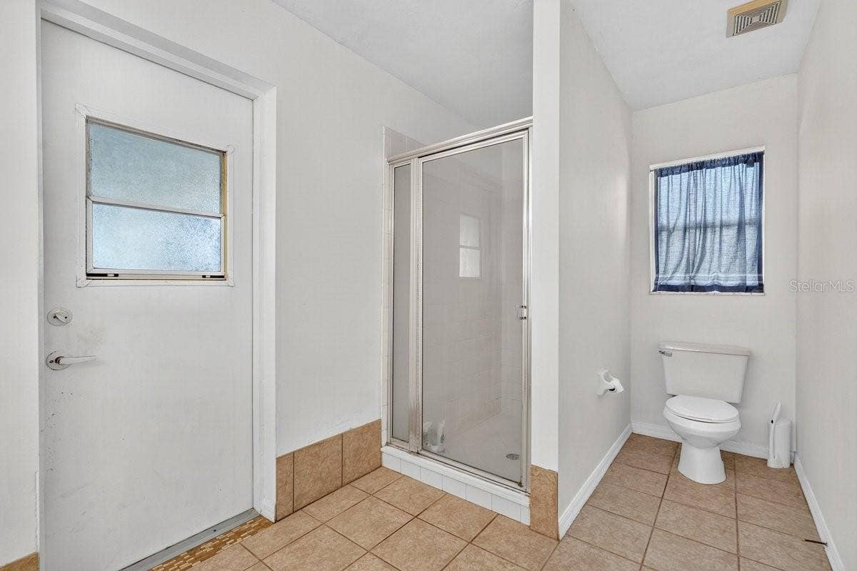 5 SPINNAKER CIRCLE, South Daytona, FL 32119 5 SPINNAKER CIRCLE, South Daytona, FL 32119