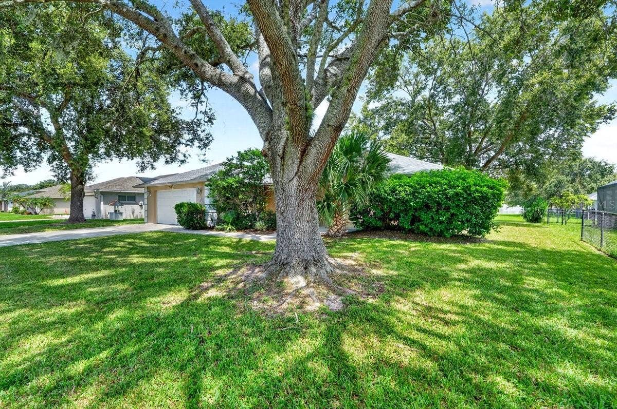 5 SPINNAKER CIRCLE, South Daytona, FL 32119 5 SPINNAKER CIRCLE, South Daytona, FL 32119