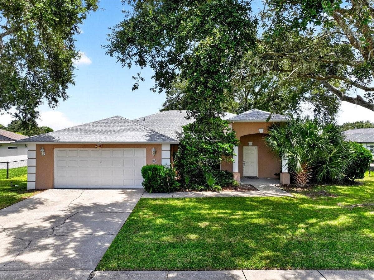 5 SPINNAKER CIRCLE, South Daytona, FL 32119 5 SPINNAKER CIRCLE, South Daytona, FL 32119