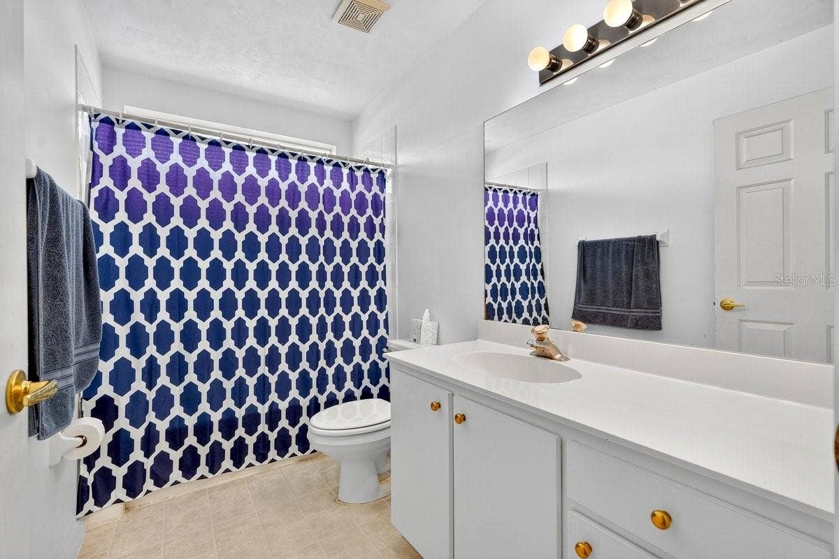 5 SPINNAKER CIRCLE, South Daytona, FL 32119 5 SPINNAKER CIRCLE, South Daytona, FL 32119