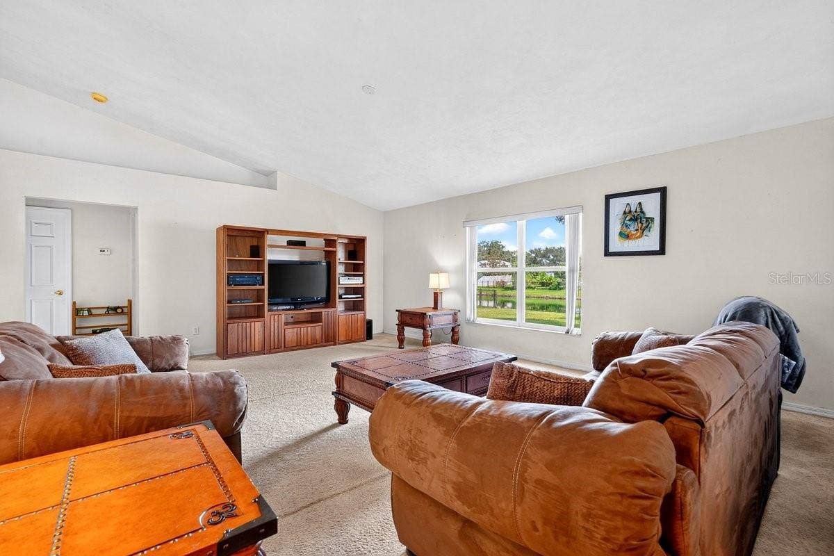 5 SPINNAKER CIRCLE, South Daytona, FL 32119 5 SPINNAKER CIRCLE, South Daytona, FL 32119