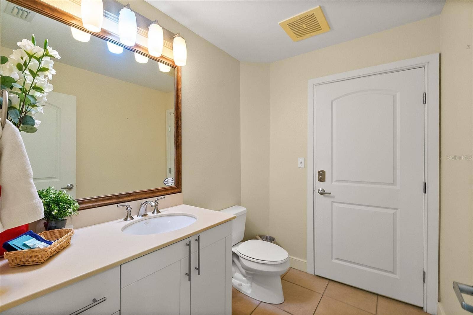 1925 S ATLANTIC AVENUE, #806, Daytona Beach Shores, FL 32118 Guest bathroom