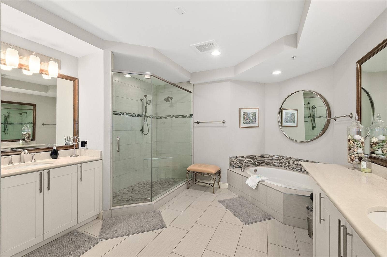 1925 S ATLANTIC AVENUE, #806, Daytona Beach Shores, FL 32118 Primary bathroom