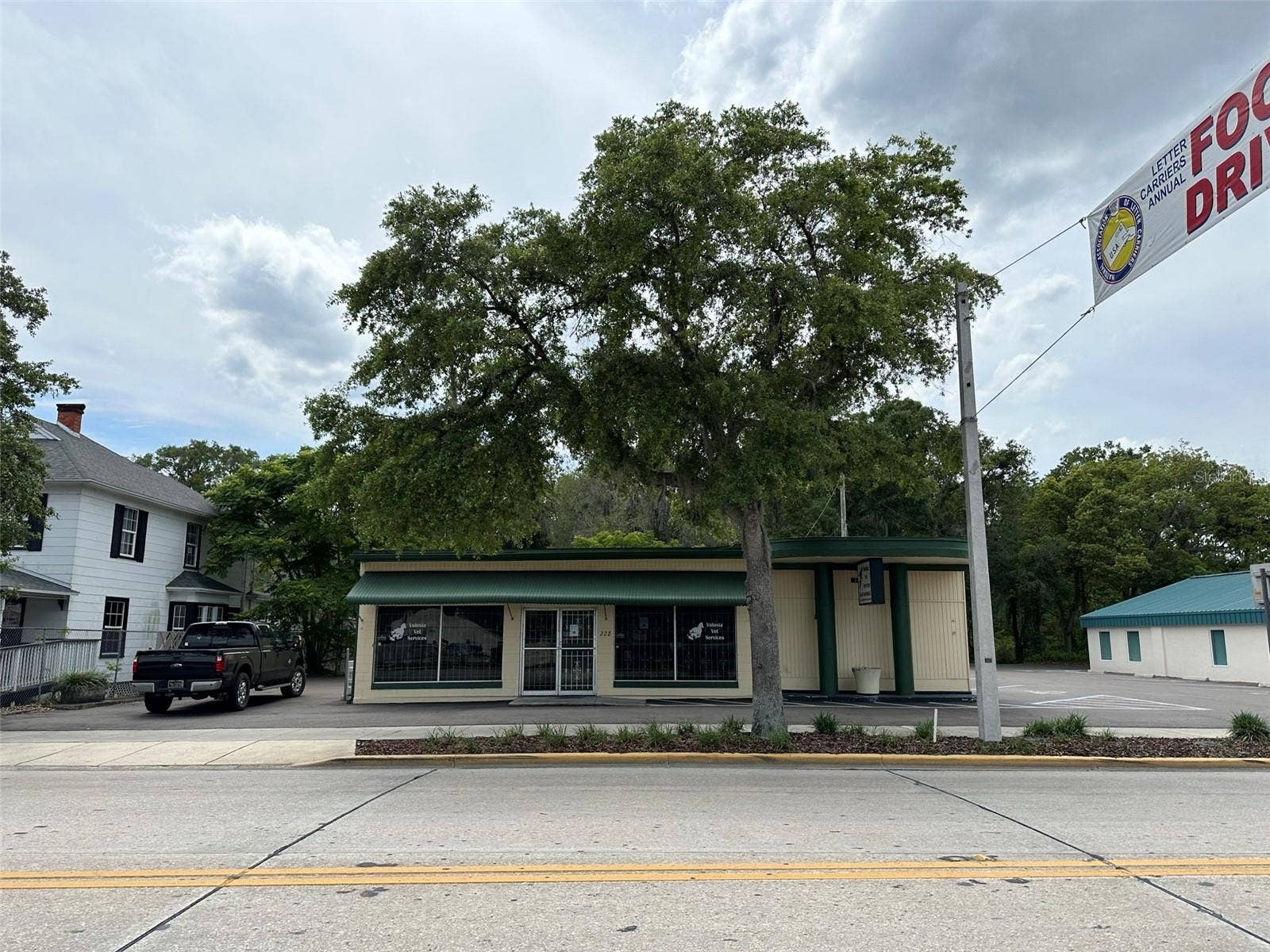 228 S WOODLAND BOULEVARD, Deland, FL 32720 228 S WOODLAND BOULEVARD, Deland, FL 32720