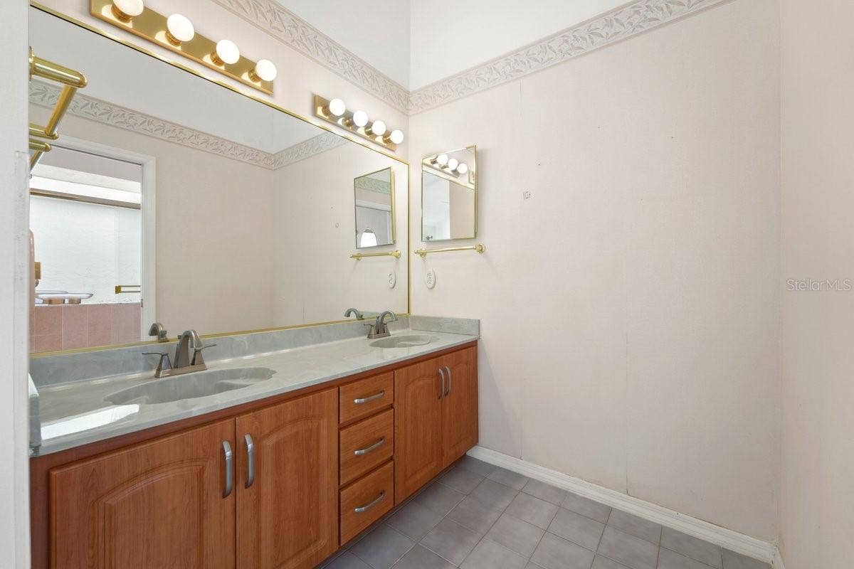 105 OYSTER CATCHER COURT, Daytona Beach, FL 32119