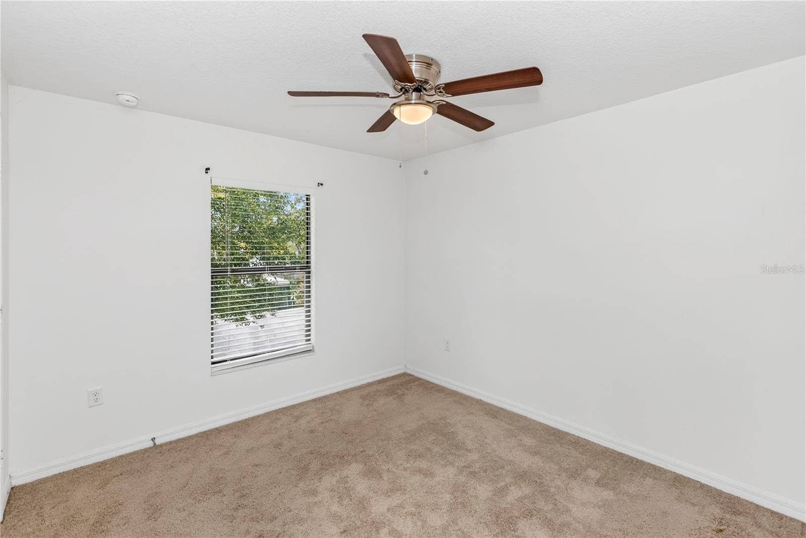 1528 E FALMOUTH AVENUE, Deltona, FL 32725