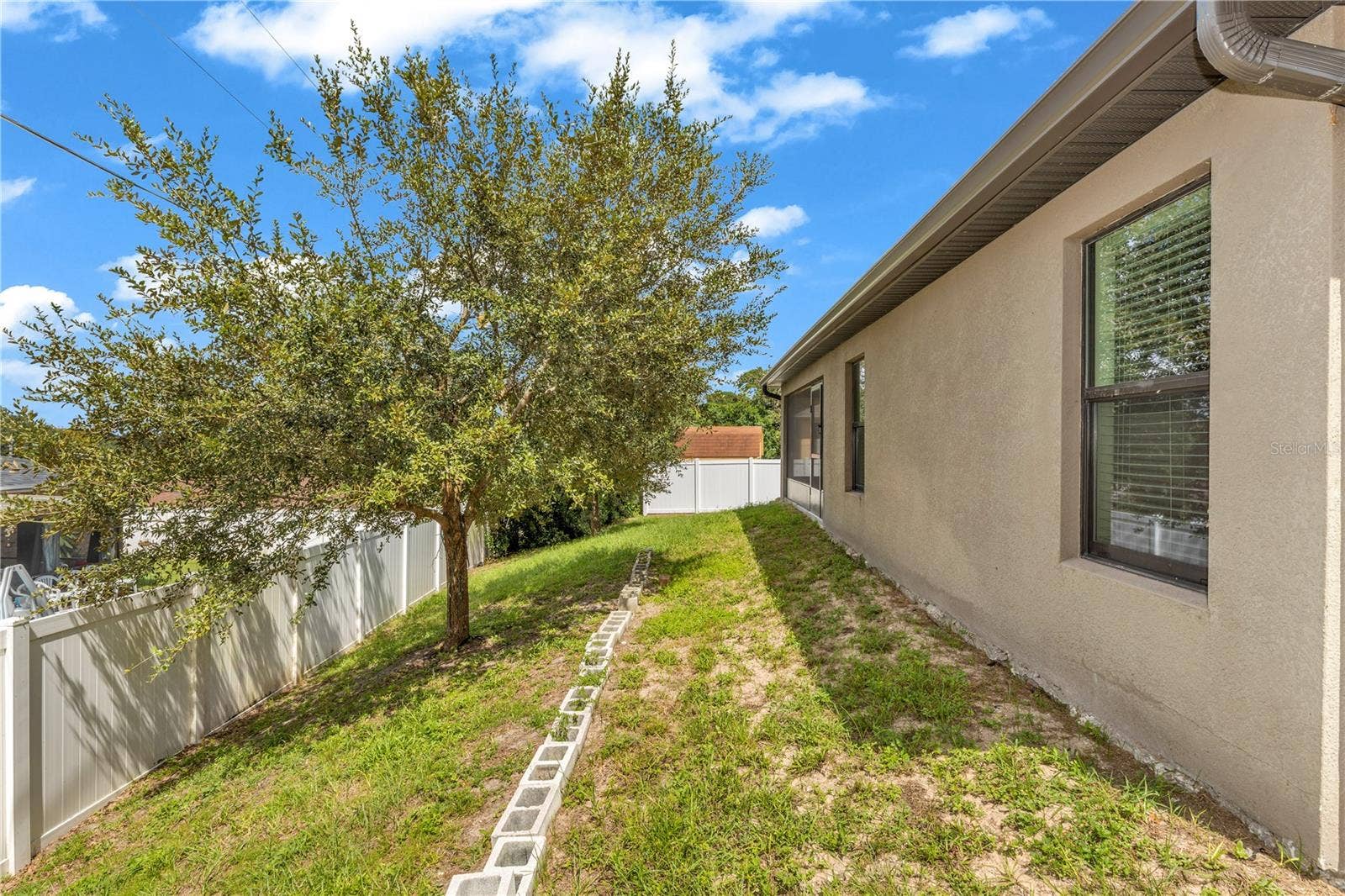 1528 E FALMOUTH AVENUE, Deltona, FL 32725