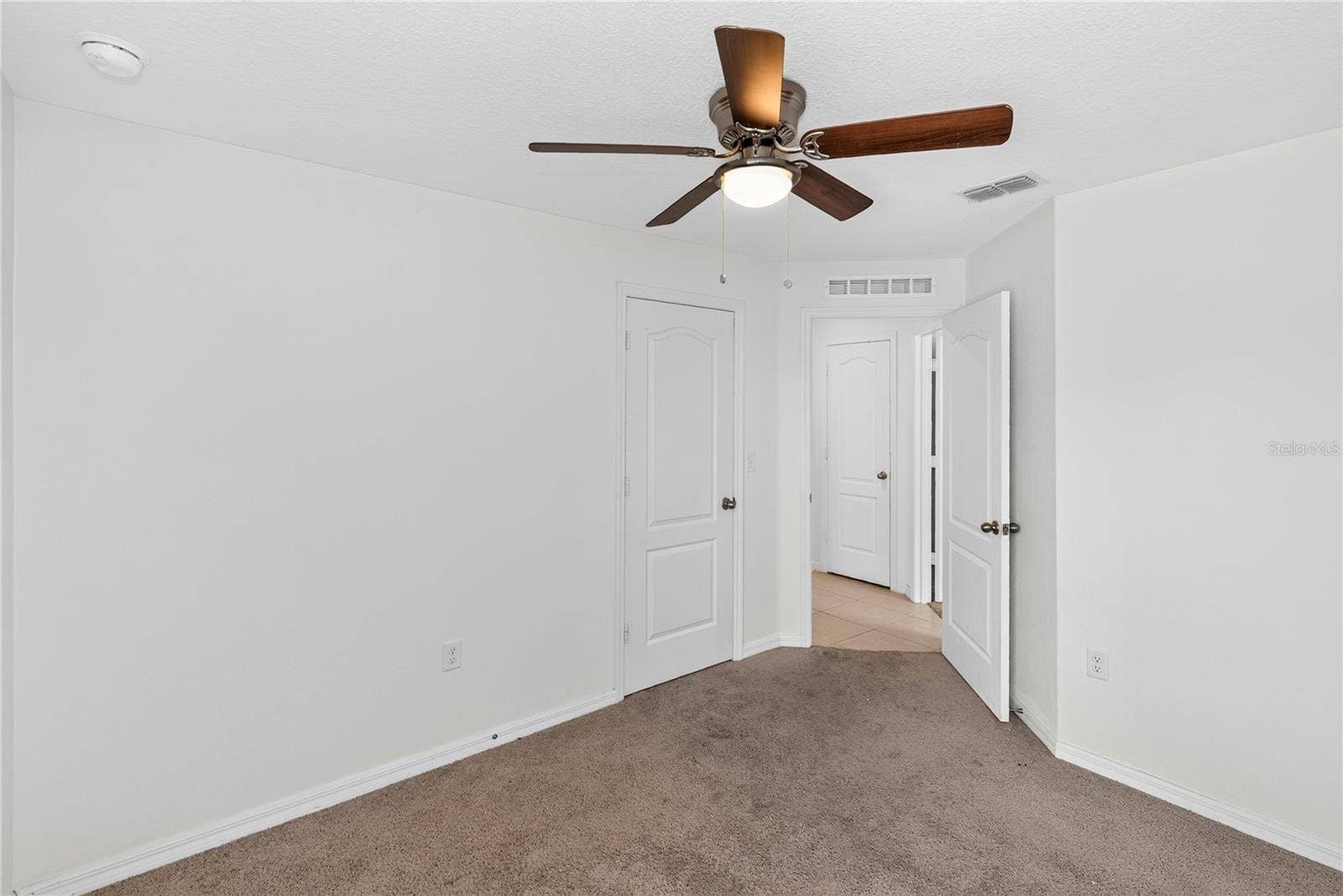 1528 E FALMOUTH AVENUE, Deltona, FL 32725