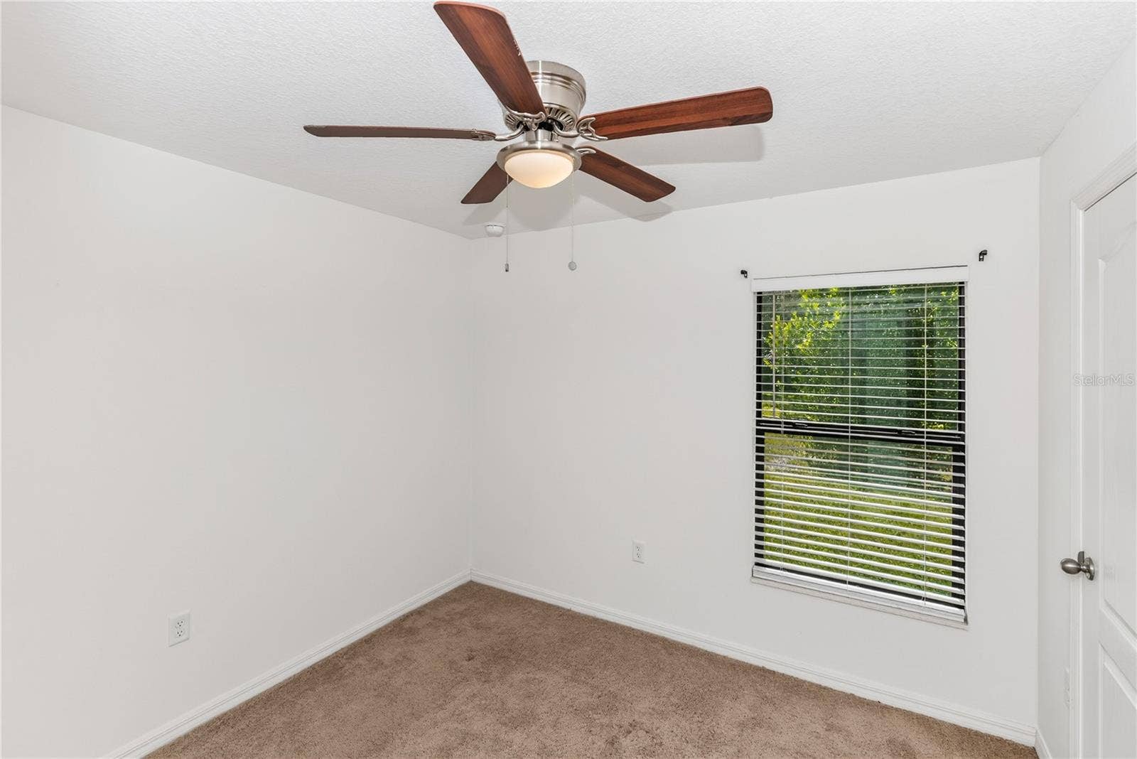 1528 E FALMOUTH AVENUE, Deltona, FL 32725