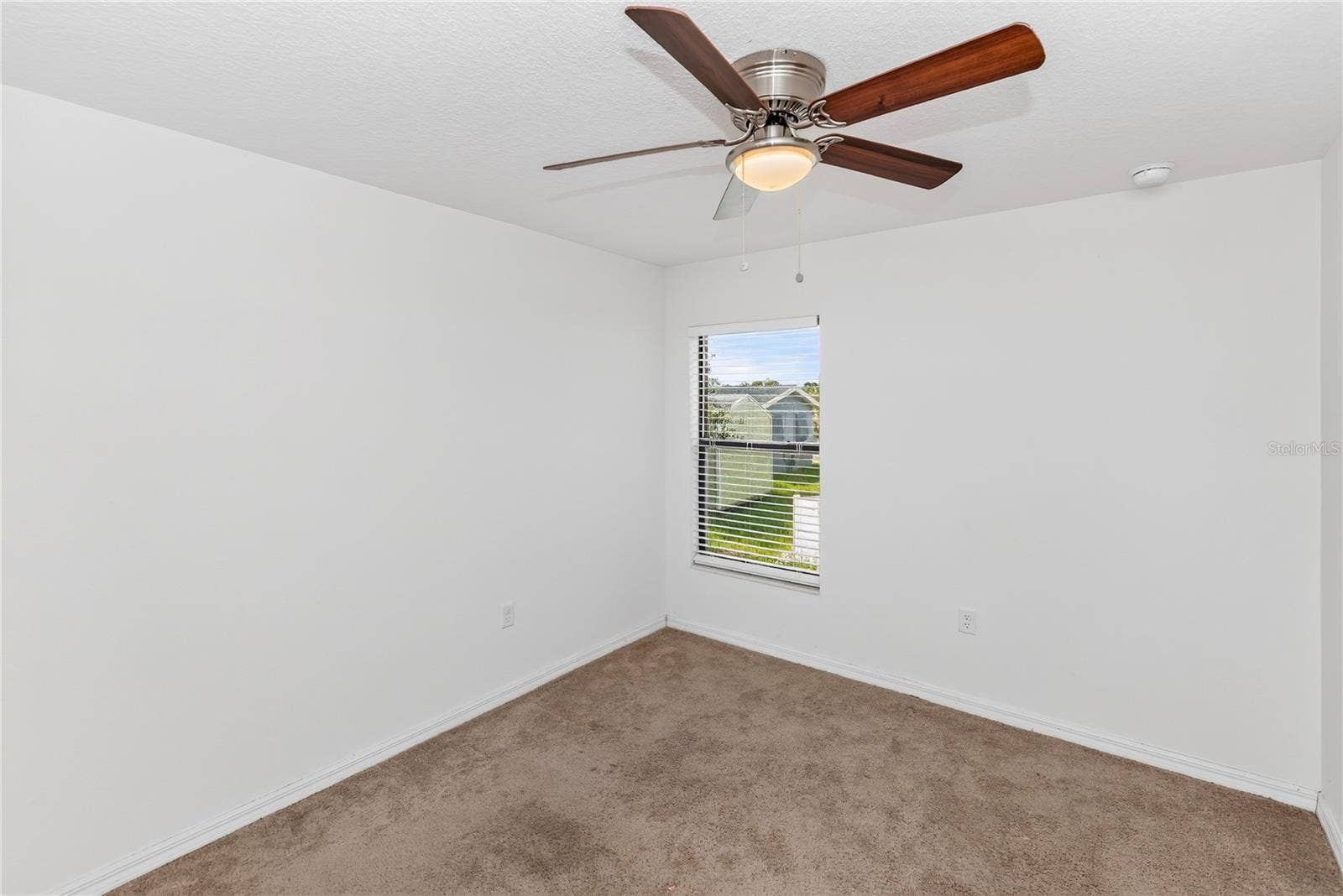 1528 E FALMOUTH AVENUE, Deltona, FL 32725