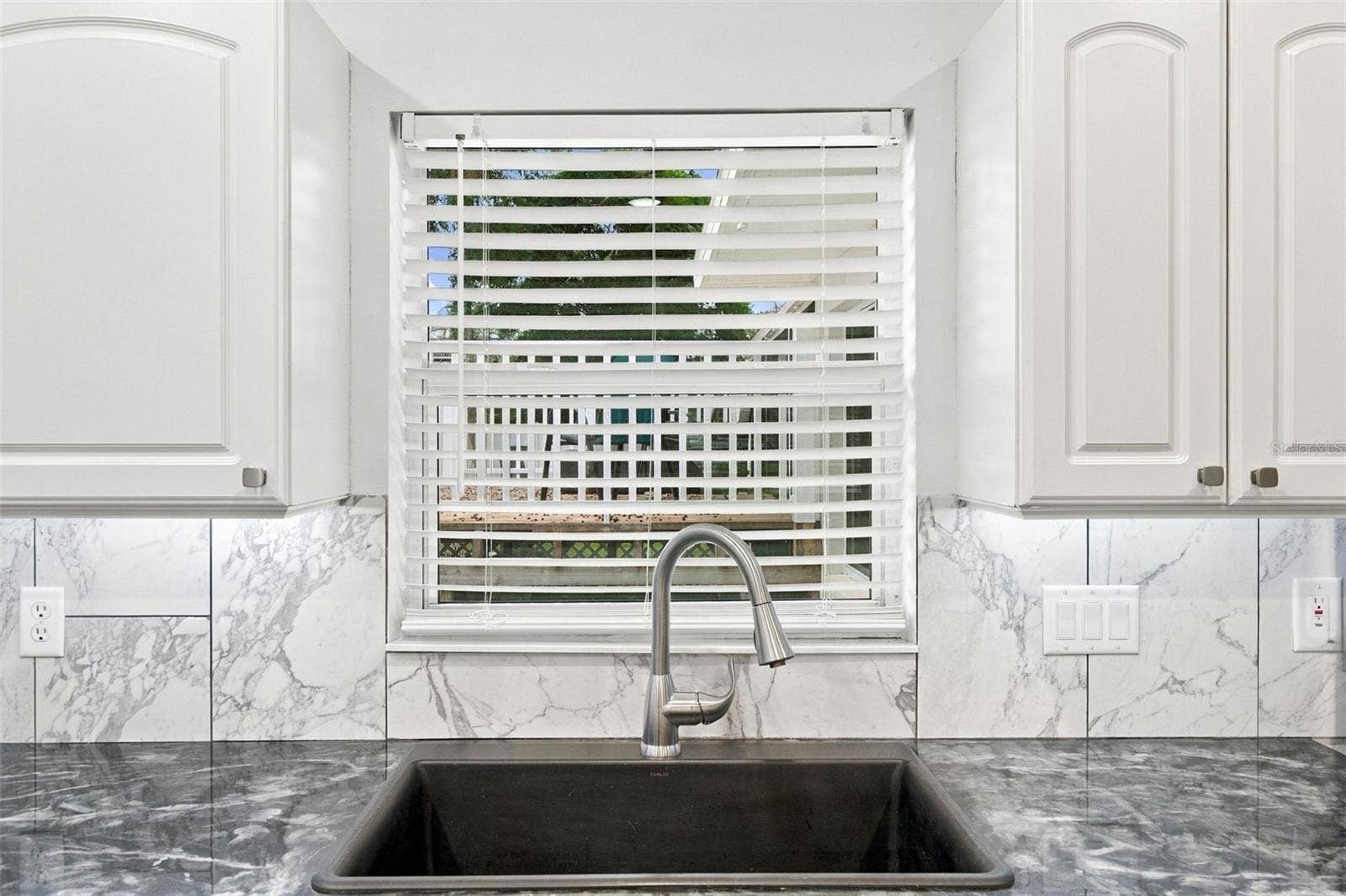 930 DORA AVENUE, Tavares, FL 32778 Kitchen to Back Yard