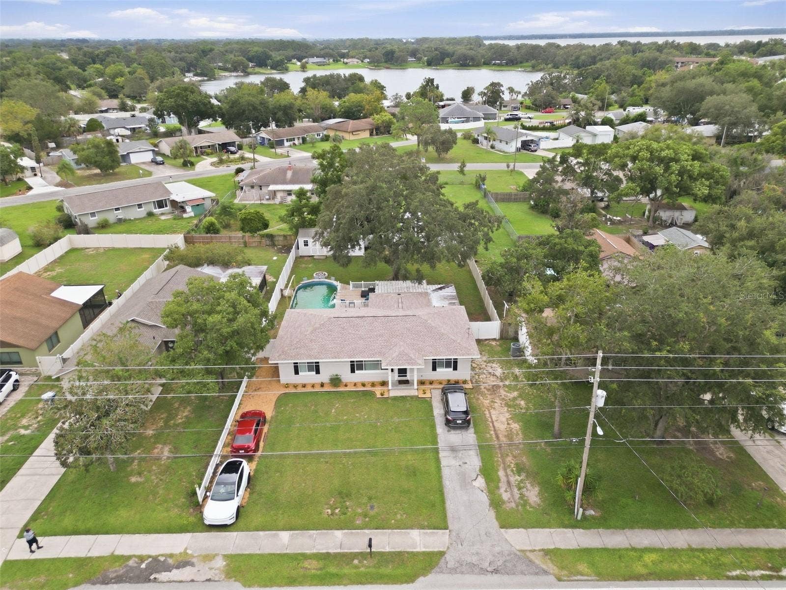 930 DORA AVENUE, Tavares, FL 32778 930 DORA AVENUE, Tavares, FL 32778