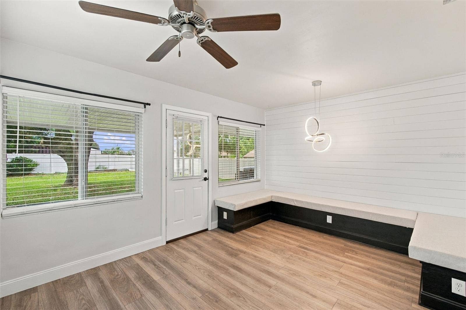 930 DORA AVENUE, Tavares, FL 32778 Dining Room Built In Seating