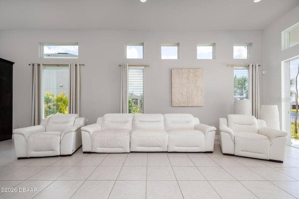 171 AZURE COURT, Daytona Beach, FL 32124 171 AZURE COURT, Daytona Beach, FL 32124