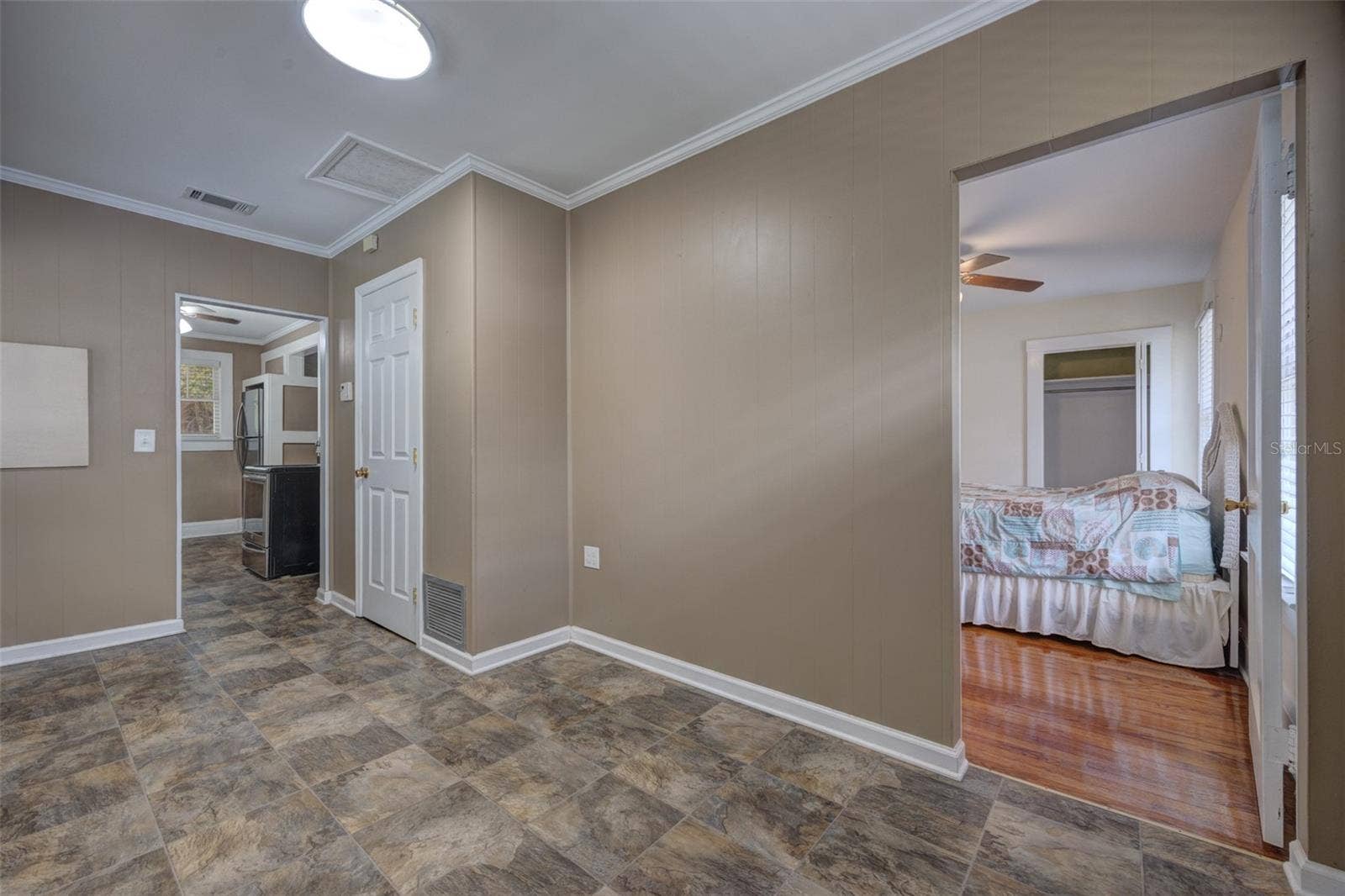 641 E PENNSYLVANIA AVENUE, Deland, FL 32724 641 E PENNSYLVANIA AVENUE, Deland, FL 32724