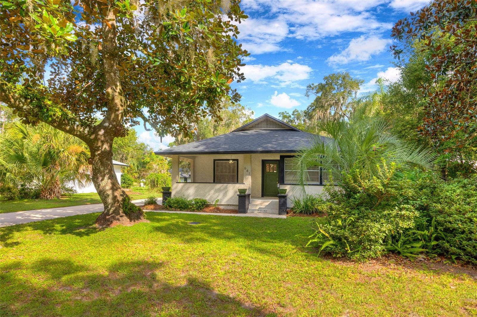 641 E PENNSYLVANIA AVENUE, Deland, FL 32724 641 E PENNSYLVANIA AVENUE, Deland, FL 32724